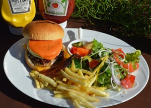 姫豚のクラシックバーガー